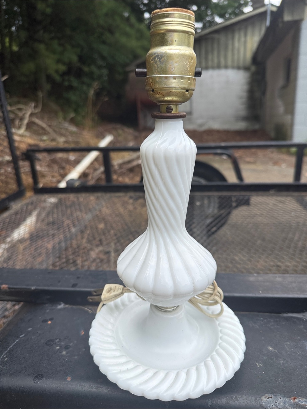 White Swirled Glass Table Lamp - Classic Home Accent vintage milk glass